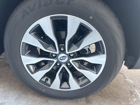 Used 2025 Subaru Outback Limited image 9