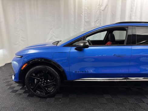 Used 2025 Chevrolet Equinox EV RS image 3