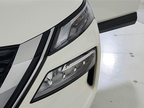 Used 2023 Nissan Rogue SV image 29