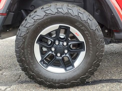 Used 2018 Jeep Wrangler Unlimited Rubicon w/ Dual Top Group image 5