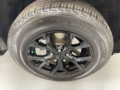 Used 2024 Jeep Grand Cherokee L Laredo image 10