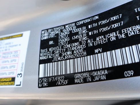 Used 2024 Toyota 4Runner SR5 image 38