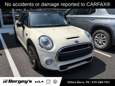 Used 2015 MINI Cooper S FWD image 2