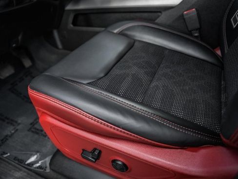 Used 2019 RAM 1500 Rebel image 34