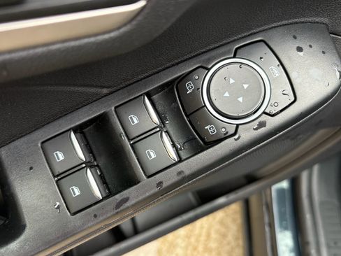 Used 2022 Ford Escape SE w/ SE Sport Appearance Package FWD image 11