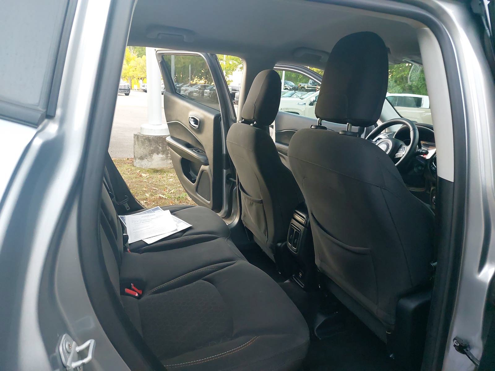Used 2017 Jeep Compass Sport FWD image 11