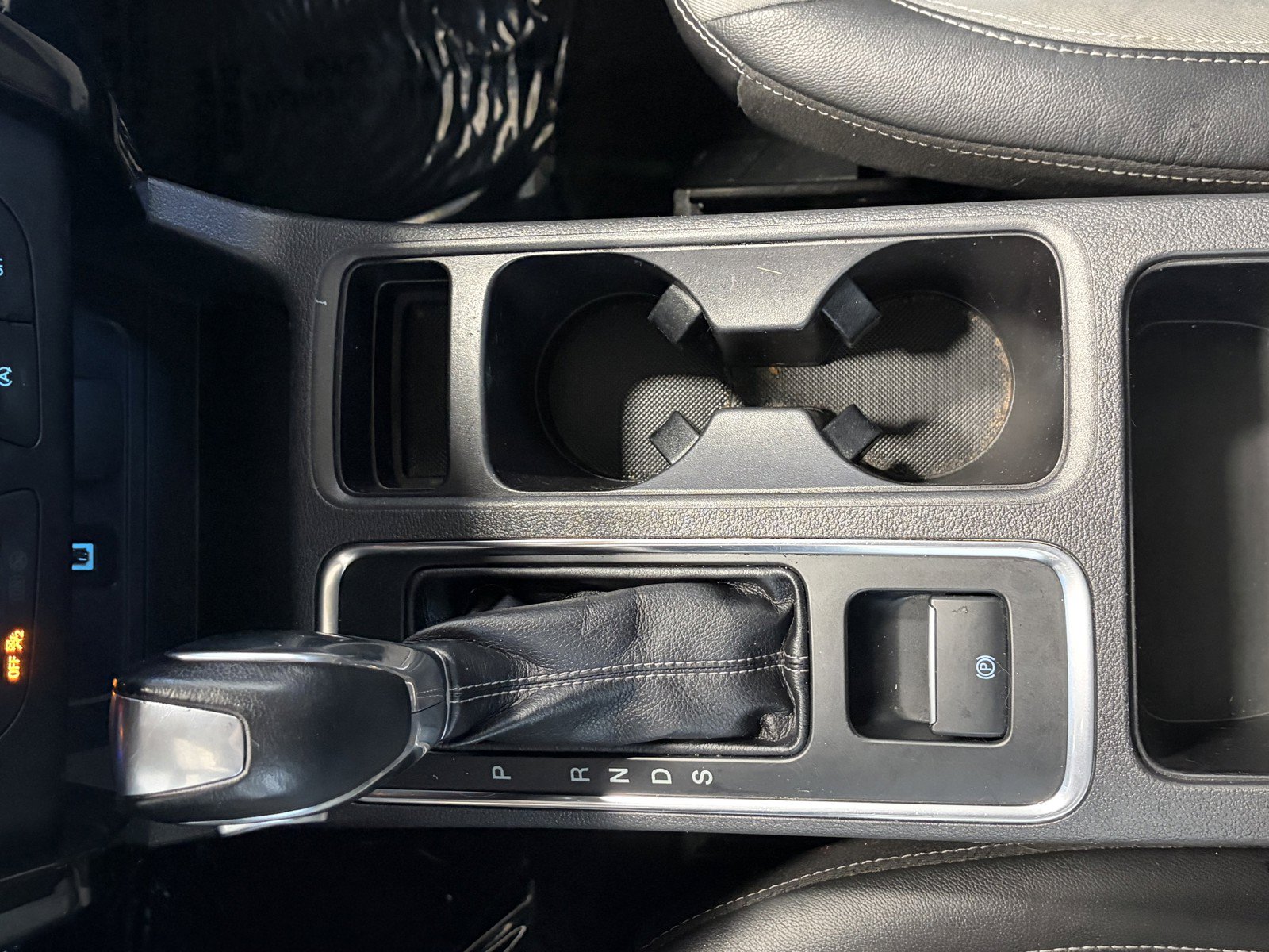 Used 2019 Ford Escape SE FWD image 16
