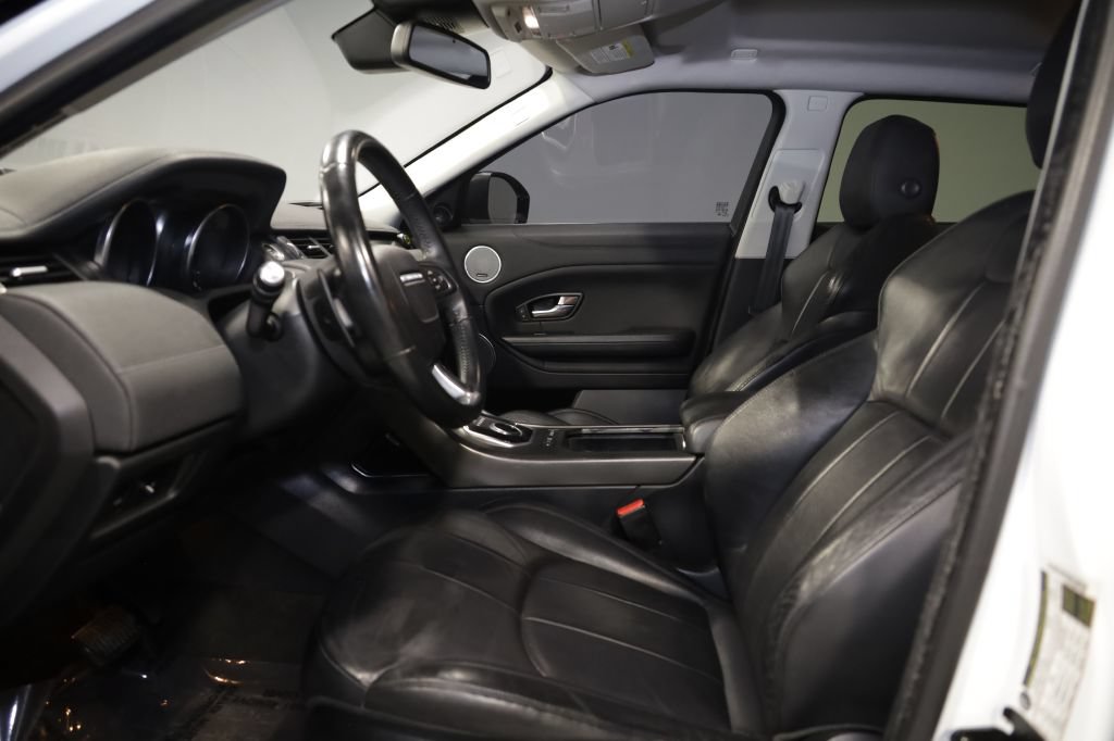 Used 2018 Land Rover Range Rover Evoque SE AWD/4WD image 13