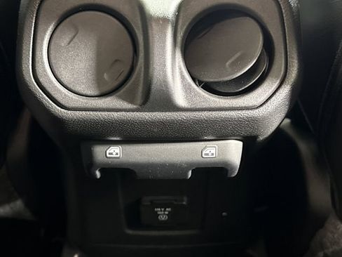 Used 2023 Jeep Wrangler Unlimited Sahara w/ Cold Weather Group AWD/4WD image 28