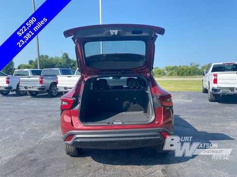 Used 2025 Chevrolet Trax RS w/ Driver Confidence Package FWD image 14