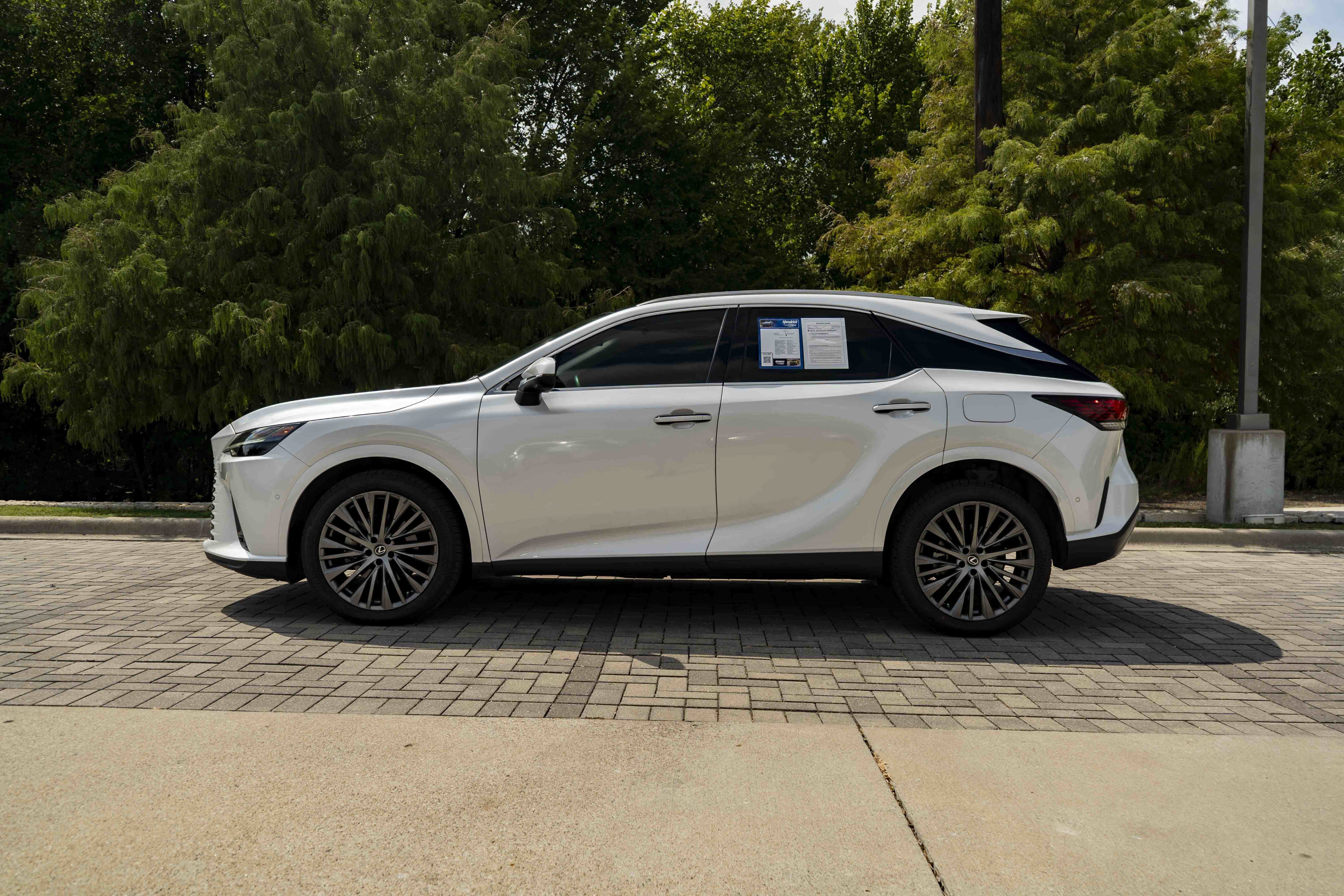 Used 2024 Lexus RX 350 FWD w/ Convenience Package image 5