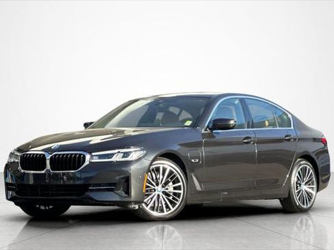 Used 2023 BMW 530e xDrive w/ Convenience Package image 1