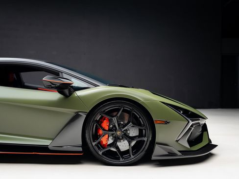 Used 2024 Lamborghini Revuelto AWD/4WD image 45
