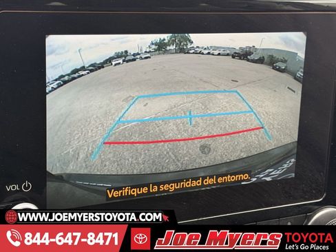 Used 2025 Toyota Highlander LE image 19