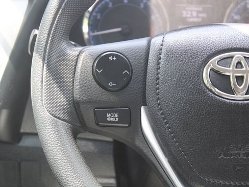 Used 2017 Toyota Corolla LE FWD image 35