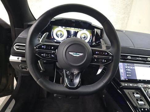 Used 2025 Aston Martin V8 Vantage Coupe RWD image 15