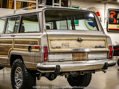 Used 1988 Jeep Grand Wagoneer AWD/4WD image 38