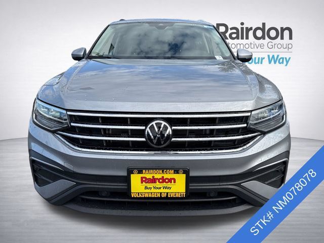 Used 2022 Volkswagen Tiguan SE AWD/4WD image 2