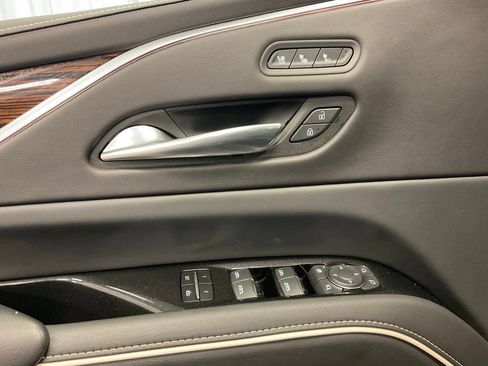 Used 2022 Cadillac Escalade Premium Luxury AWD/4WD image 12