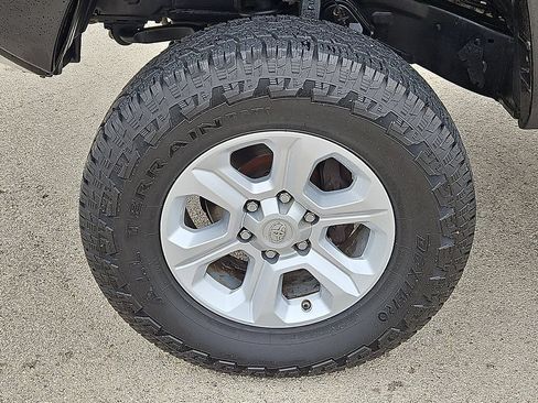 Used 2014 Toyota Tacoma PreRunner w/ SR5 Package RWD image 13