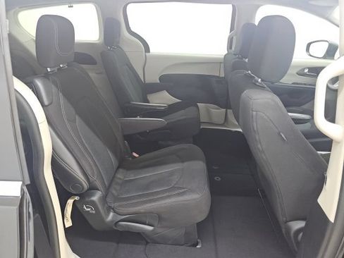 Used 2023 Chrysler Voyager LX FWD image 21