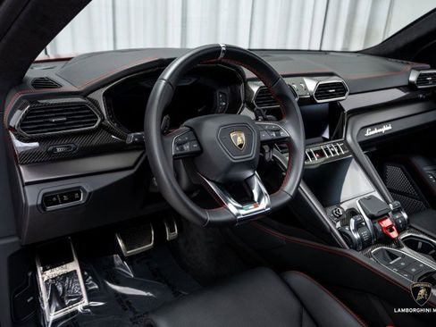 Used 2023 Lamborghini Urus S image 31