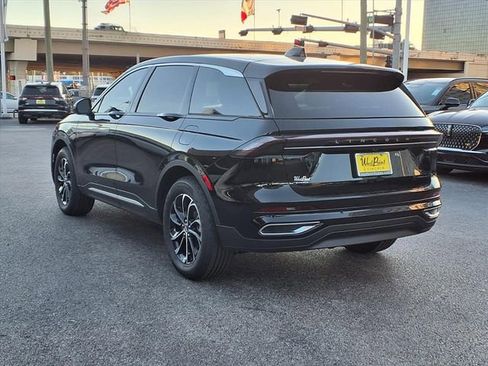 New 2026 Lincoln Nautilus Premier AWD/4WD image 4