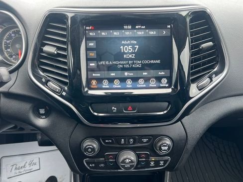 Used 2019 Jeep Cherokee Limited image 26