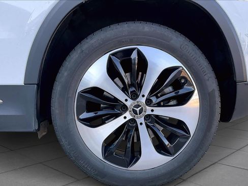 Used 2025 Mercedes-Benz GLA 250 image 12