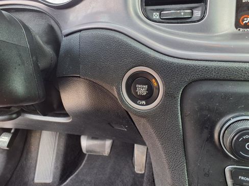 Used 2023 Dodge Charger SXT w/ Blacktop Package image 28