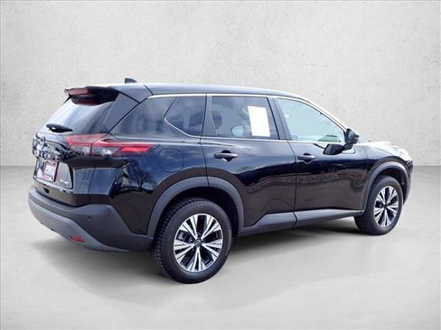 Used 2022 Nissan Rogue SV image 4