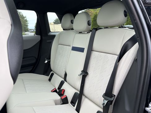 New 2026 MINI Cooper 4-Door Hardtop FWD image 9