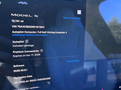 Used 2024 Tesla Model X image 9