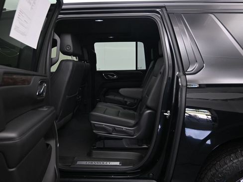 Used 2023 Chevrolet Suburban Z71 w/ Luxury Package AWD/4WD image 24
