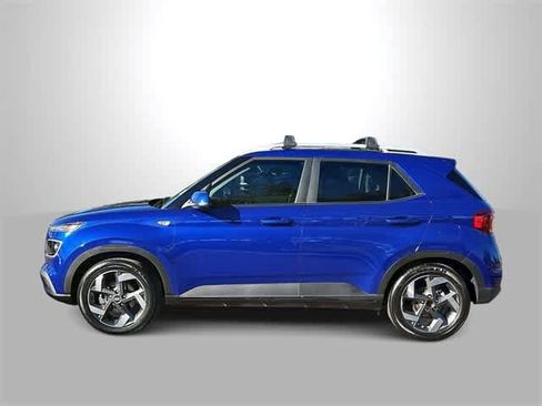 Used 2022 Hyundai Venue Limited image 5