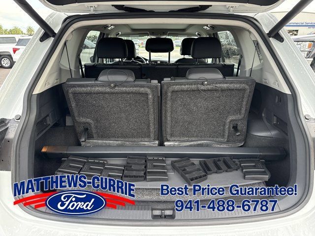 Used 2020 Volkswagen Tiguan SEL FWD image 12