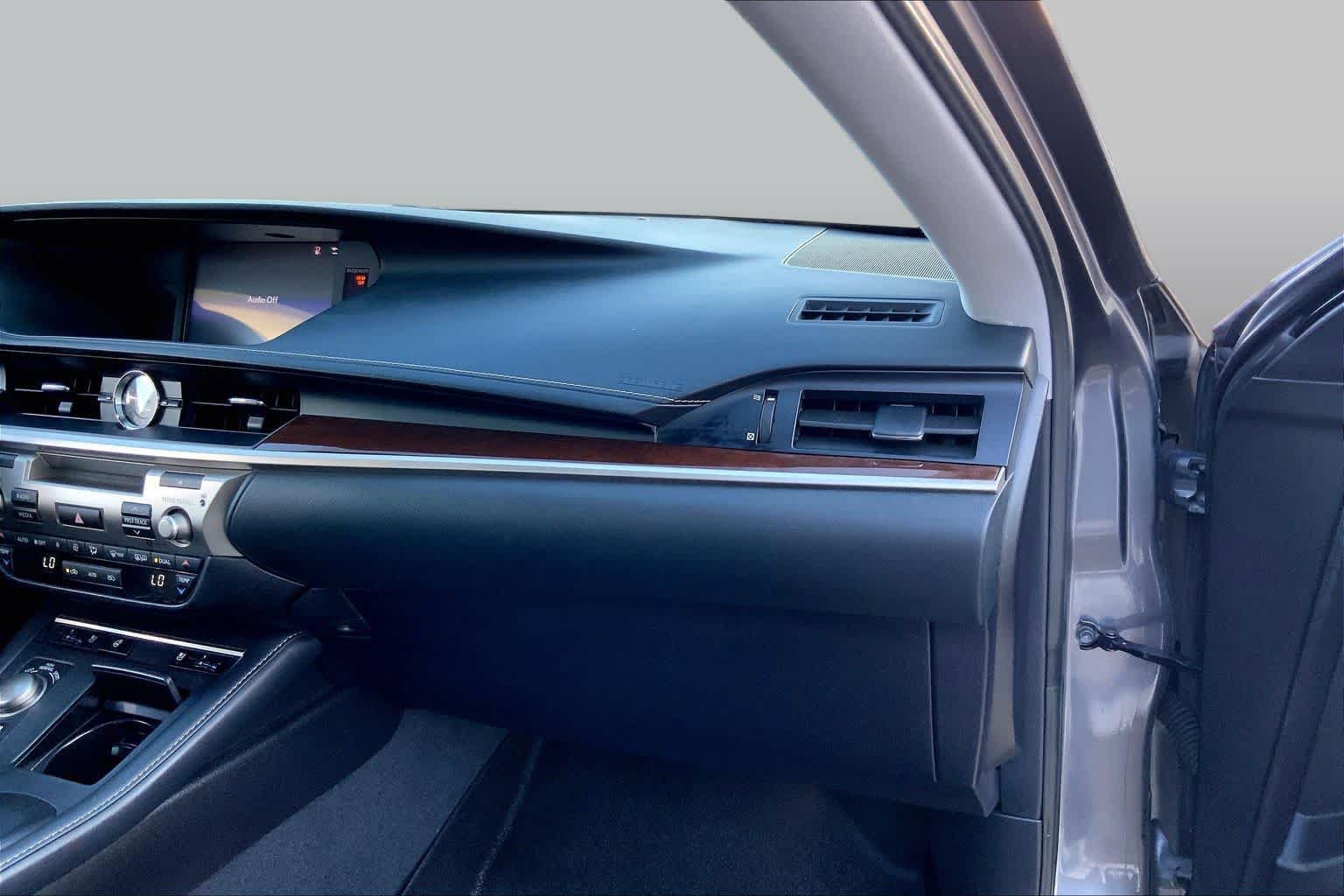 Used 2018 Lexus ES 350 w/ Premier Package FWD image 19
