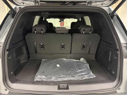 New 2026 Chevrolet Traverse LT w/ Midnight/Sport Edition image 5