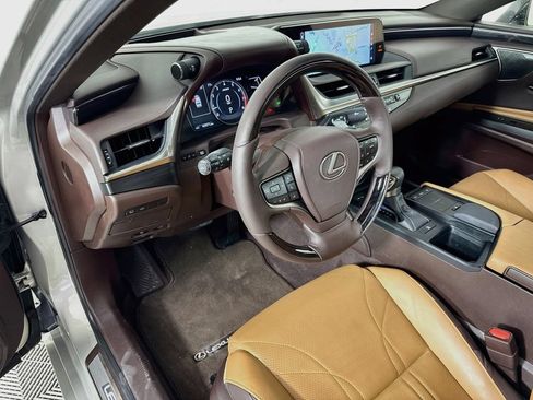 Used 2019 Lexus ES 350 Ultra Luxury w/ Accessory Package 2 FWD image 9