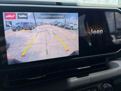 Used 2025 Jeep Gladiator Mojave w/ Steel Bumper Group AWD/4WD image 14