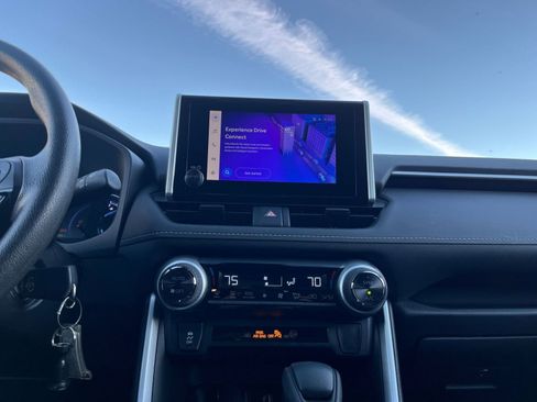 Used 2025 Toyota RAV4 LE image 21