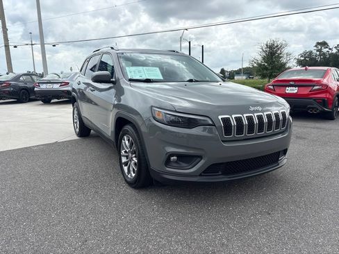 Used 2020 Jeep Cherokee Latitude Plus FWD image 3