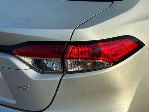 Certified 2025 Toyota Corolla LE FWD image 29