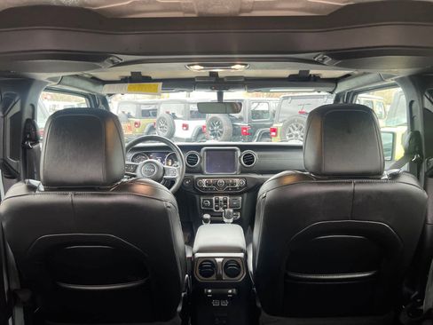 Used 2023 Jeep Wrangler Sahara w/ Cold Weather Group image 36