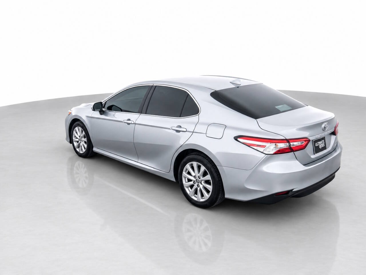 Used 2020 Toyota Camry LE FWD image 7