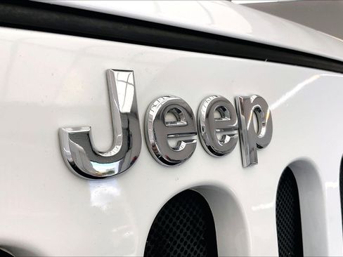 Used 2018 Jeep Wrangler Unlimited Sport S image 31