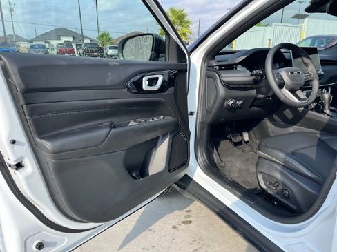 New 2026 Jeep Compass Limited image 14