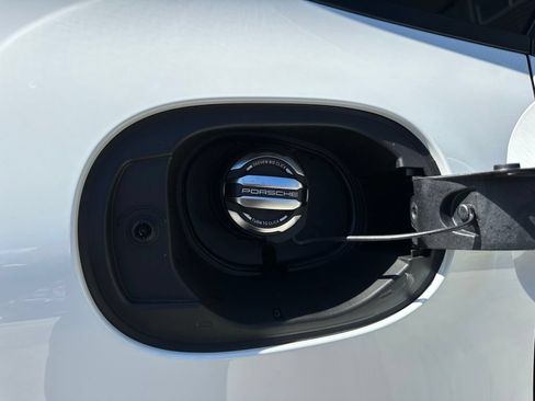 Certified 2026 Porsche Macan AWD/4WD image 41