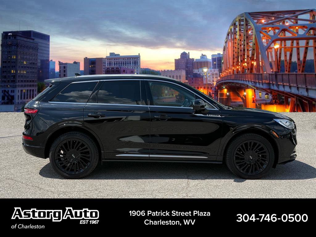 Used 2021 Lincoln Corsair Reserve w/ Equipment Group 201A AWD/4WD image 2