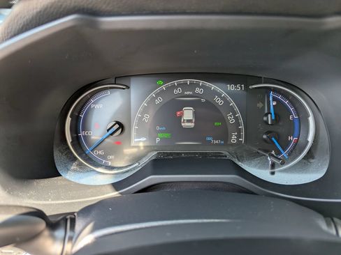 Used 2025 Toyota RAV4 XLE w/ Convenience Package AWD/4WD image 16